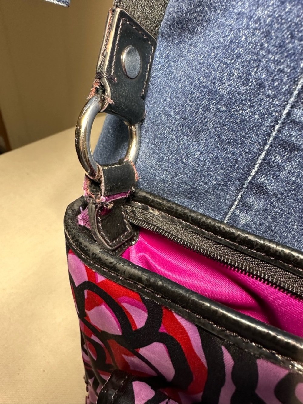 Coach Poppy KYRA Daisy Graffiti Crossbody Bag EUC - Picture 8 of 14